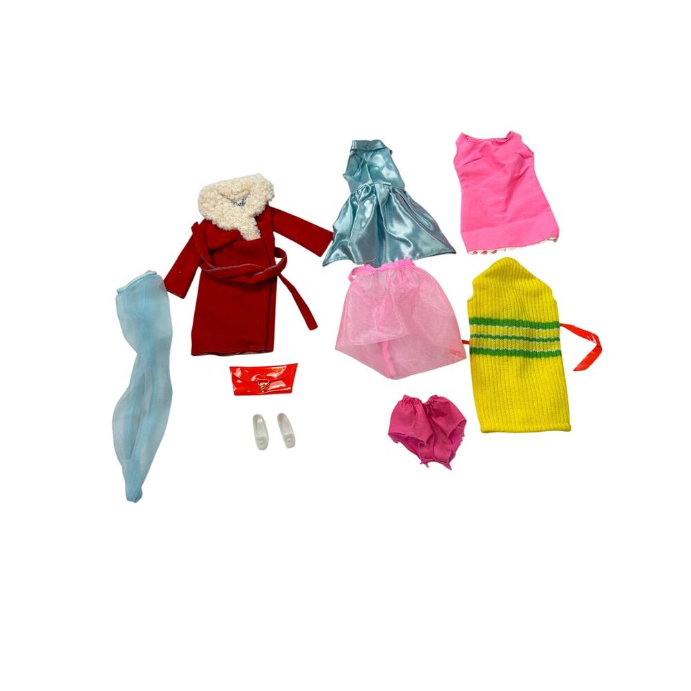 VTG Barbie #1510 Sears exclusive "Glamour Group Fashion Bouquet" outfit. 1970